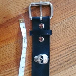 Leather belt with skulls